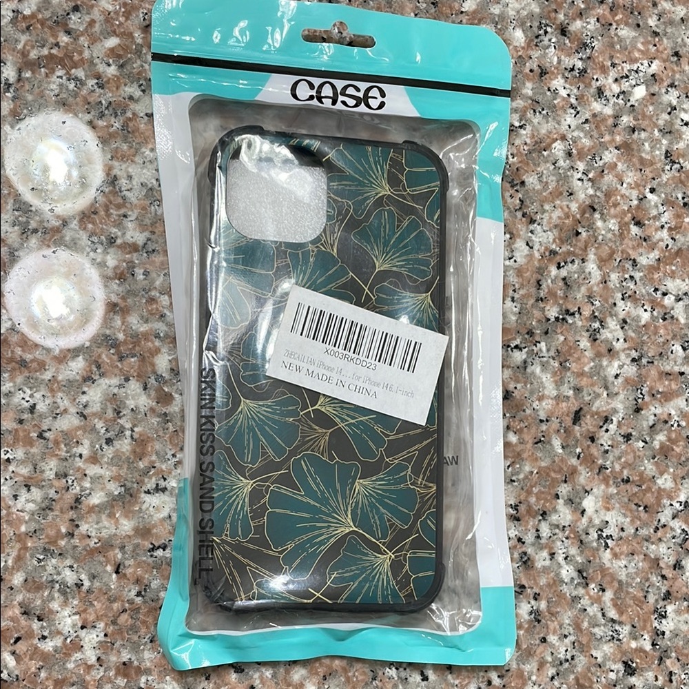 Stylish Black and Gold iPhone 14 Case